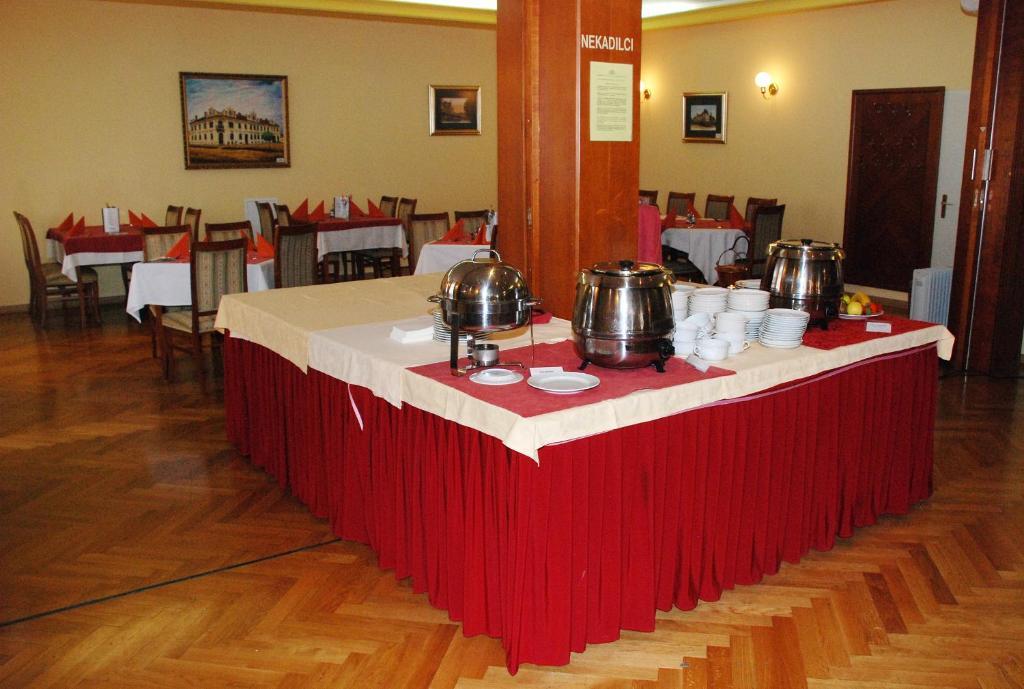 Hotel Zvezda Murska Sobota Esterno foto