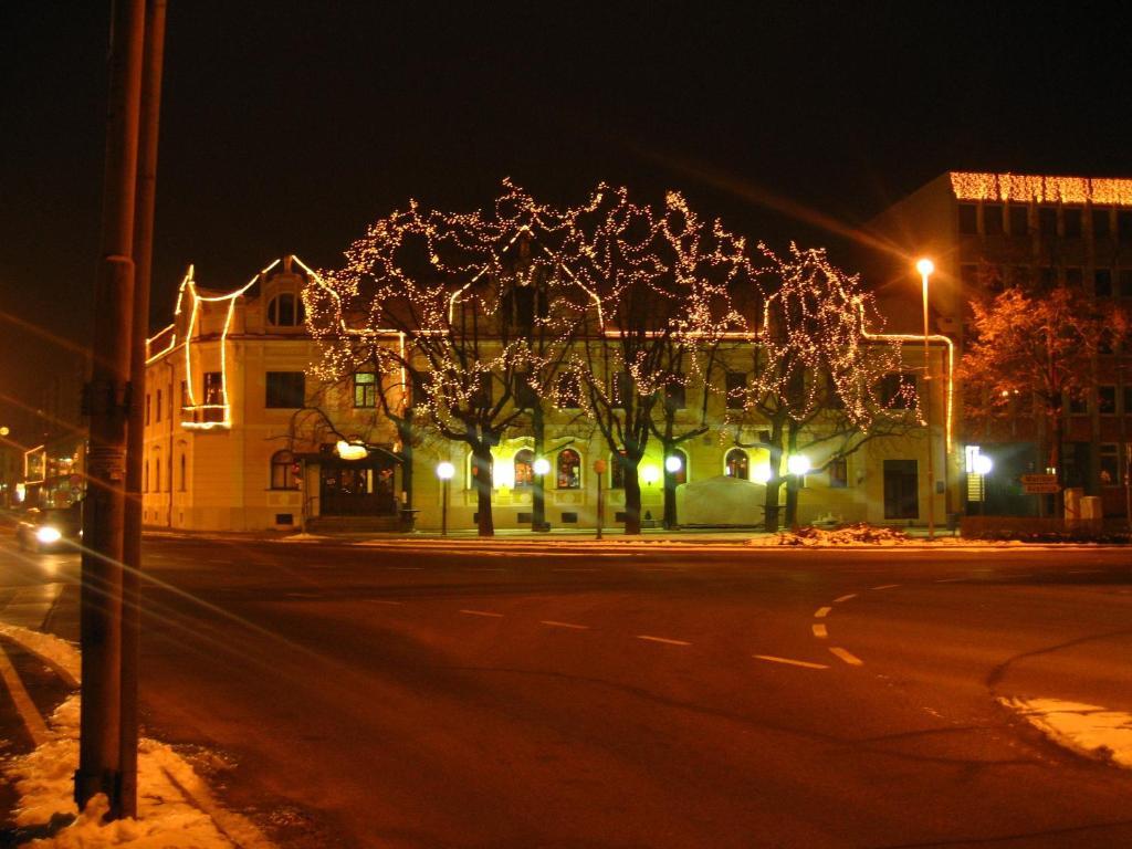 Hotel Zvezda Murska Sobota Esterno foto